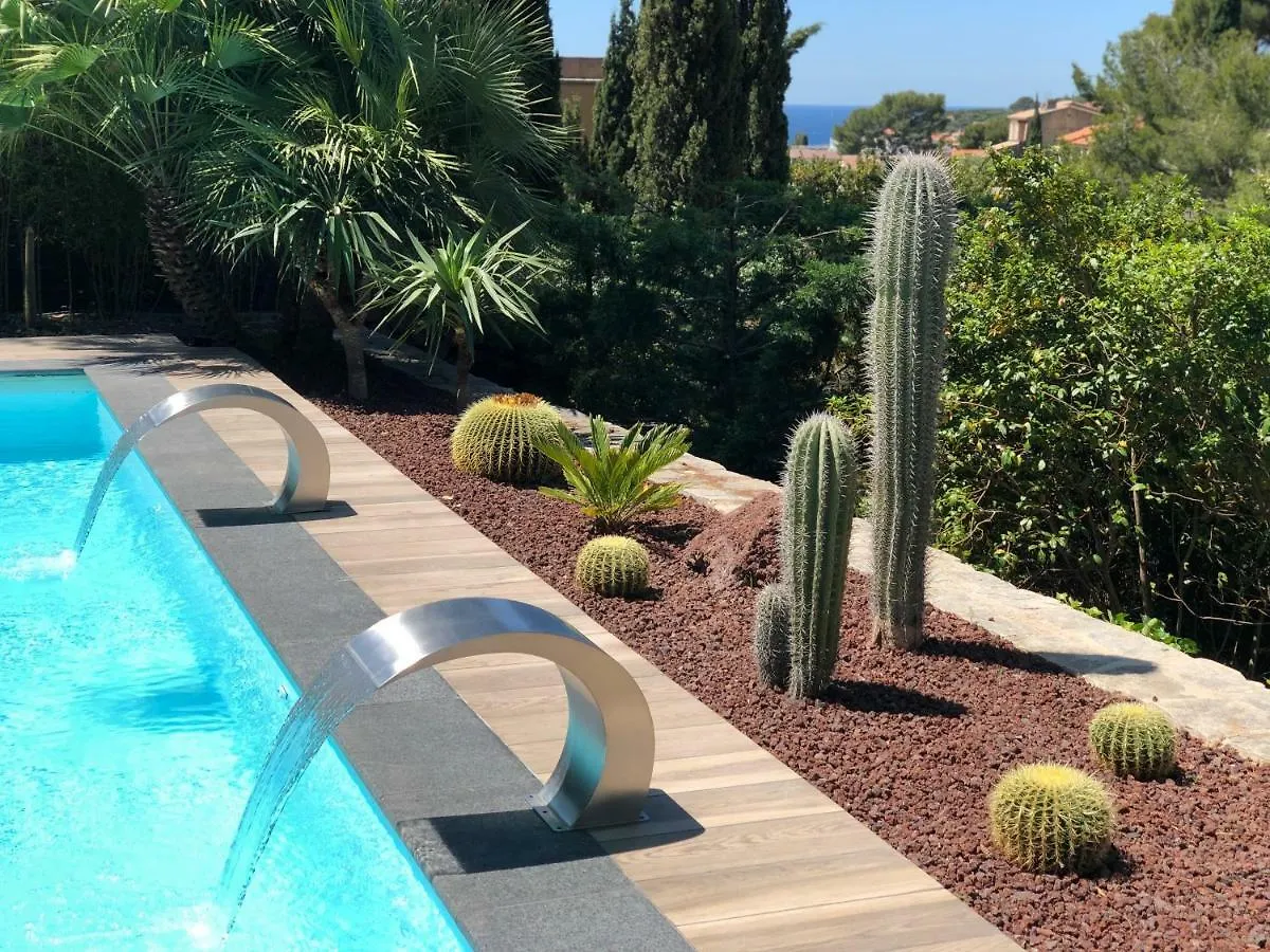 Guest house The Address Cassis Hotel
