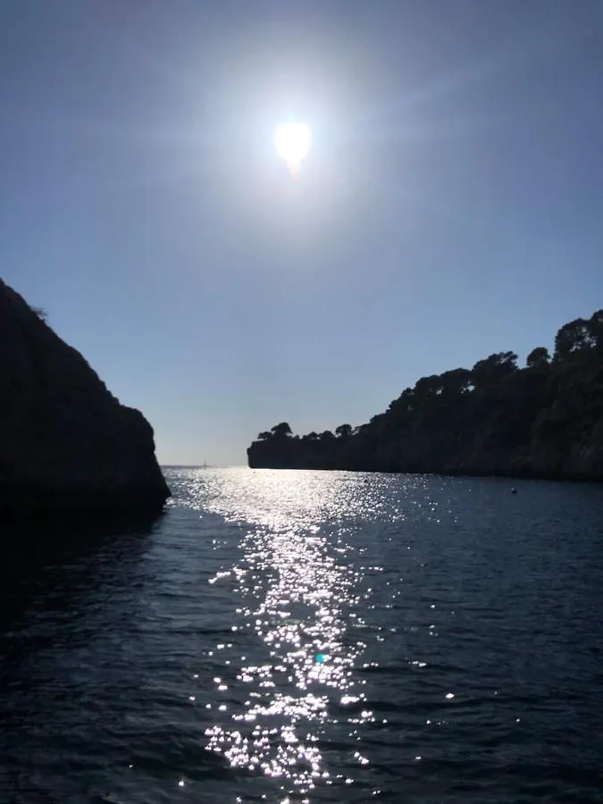 Guest house The Address Cassis Hotel